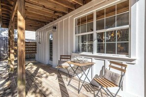 Outdoor dining - South of 30A - Walk to Beach - Bikes Included! (Santa Rosa Beach)