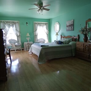 7 Schlafzimmer, Schreibtisch, kostenloses WLAN, Bettwäsche