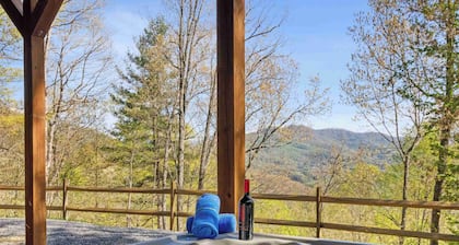 Hot tub, table tennis, arcade games, fire pit.