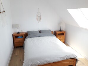 4 Schlafzimmer, Schreibtisch, Bügeleisen/Bügelbrett, kostenloses WLAN