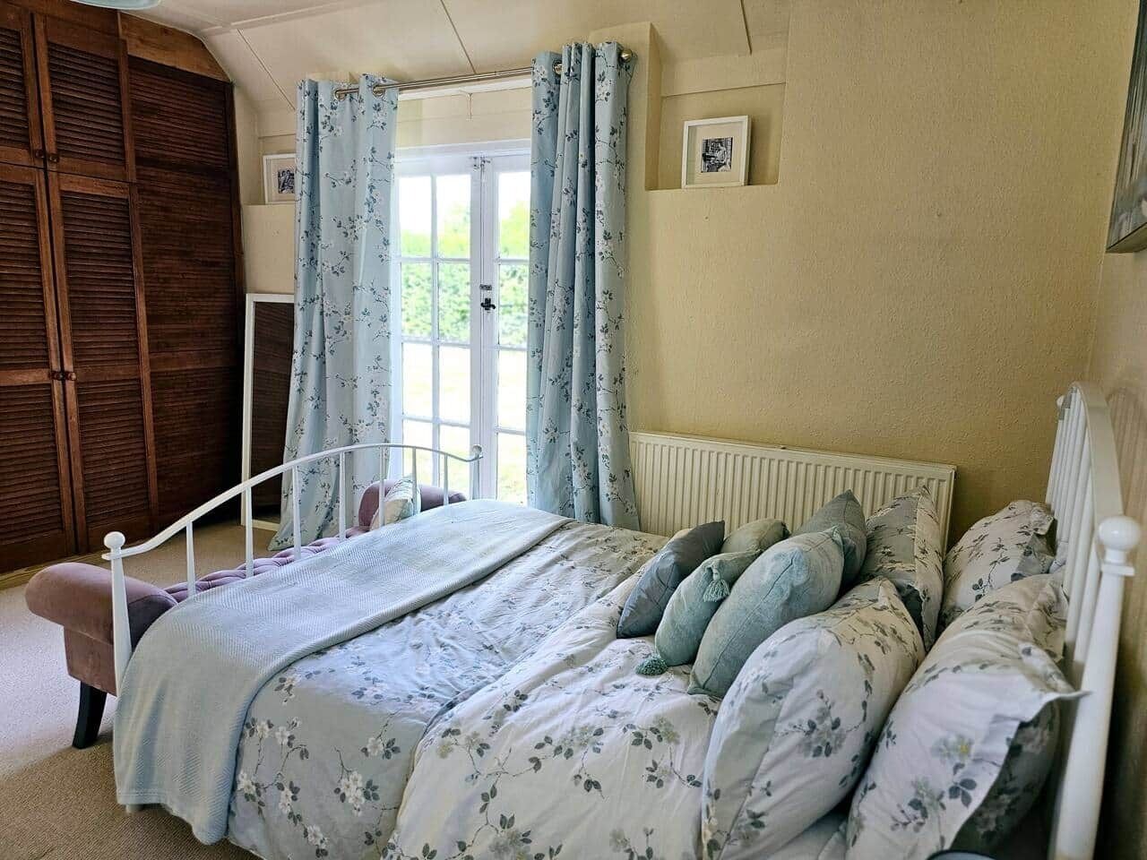 5 soveværelser, skrivebord, strygejern/strygebræt, Wi-Fi