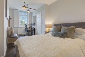 1 quarto, escrivaninha, ferros/tábuas de passar roupa, Wi-Fi