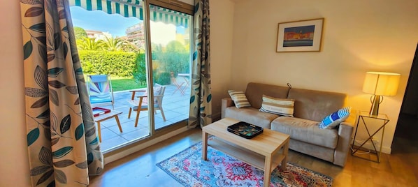 TV - Nice 45m2 with garden in Saint-Raphaël (Saint-Raphaël)