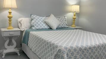 3 bedrooms, desk, iron/ironing board, travel cot