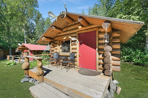 Hobbit Hole Cabin - a sweet little Alaskan Cabin in Hope, Alaska