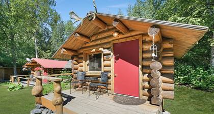 Hobbit Hole Cabin - a sweet little Alaskan Cabin in Hope, Alaska