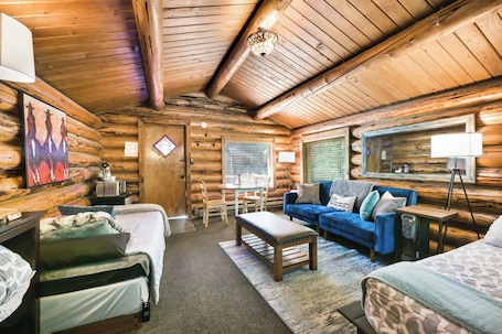 Interior. Salmon Trail Cabin - a sunny log cabin in historic Hope, Alaska