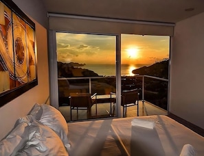 Romantic Room | 1 bedroom, individually furnished, free WiFi, bed sheets