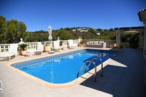 Pool - Villa Las Viñas with swimming pool & stunning view (Teulada)