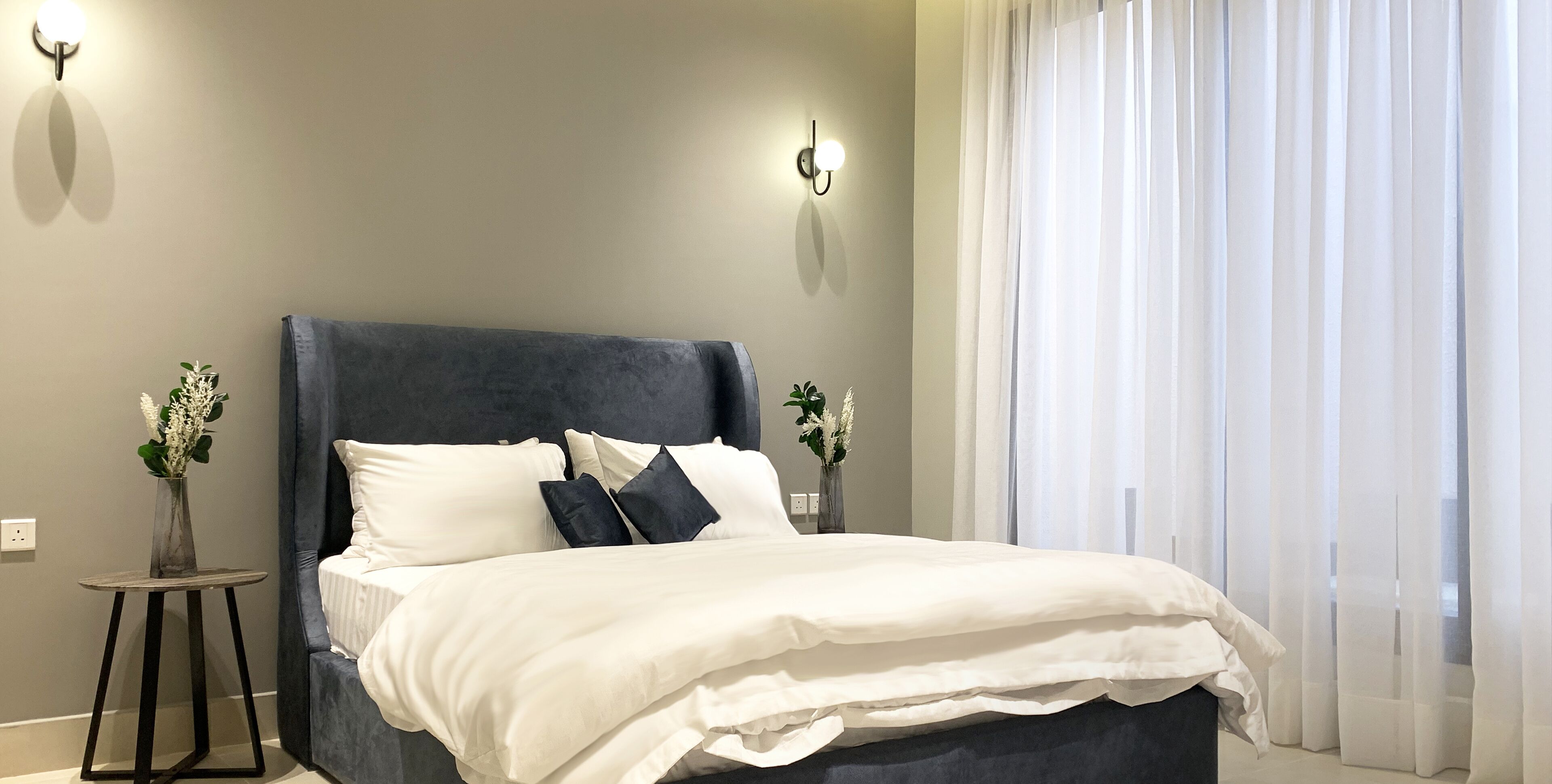3 habitaciones, cortinas blackout y tabla de planchar con plancha 
