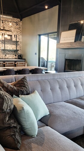 Let the Good TimE5 Roll - Near Rocker B Ranch!