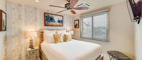 2 bedrooms, desk, WiFi, bed sheets