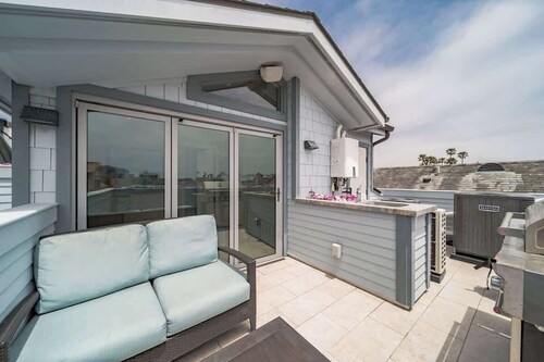 Bayside Bliss (Unit B) Near Balboa Ferry & Beach