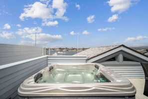 Outdoor spa tub - Waterfront Serenity (Unit A): Hot Tub & Views (Newport Beach)
