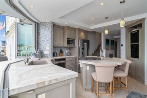 Fridge, microwave, oven, stovetop - Waterfront Serenity (Unit A): Hot Tub & Views (Newport Beach)