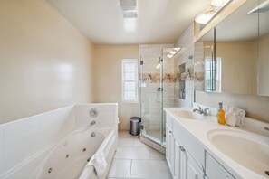 Hair dryer, towels, shampoo, toilet paper