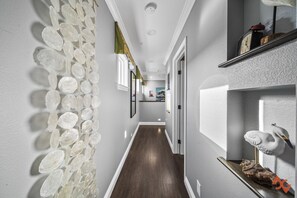 Interior - Seaside Escape: Steps to Ocean View (Newport Beach)