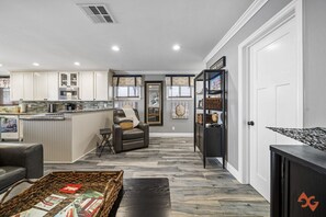 Interior - Seaside Escape: Steps to Ocean View (Newport Beach)