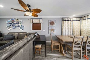 Dining - Seaside Escape: Steps to Ocean View (Newport Beach)