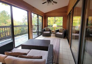 Smart TV, fireplace - Shanty Creek - Private Beach Club Access (Bellaire)