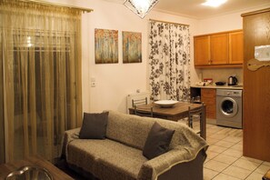 Een smart-tv en boeken