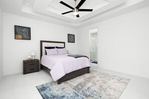 3 slaapkamers, een bureau, wifi, beddengoed