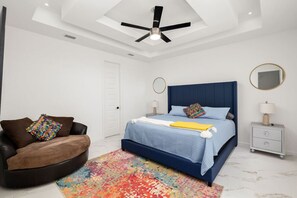 3 bedrooms, desk, WiFi, bed sheets