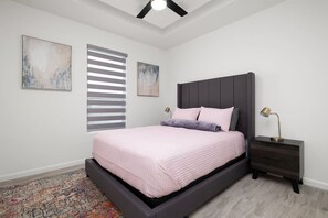 3 bedrooms, desk, WiFi, bed sheets