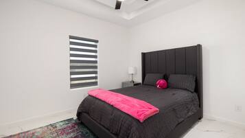 3 bedrooms, desk, free WiFi, bed sheets