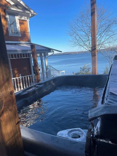 Bord de l'eau du Lac Memphrémagog - Spa - Le Mimosa