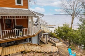 Terrace/patio - Lac Memphremagog Waterfront - Spa - Le Mimosa (Mansonville)