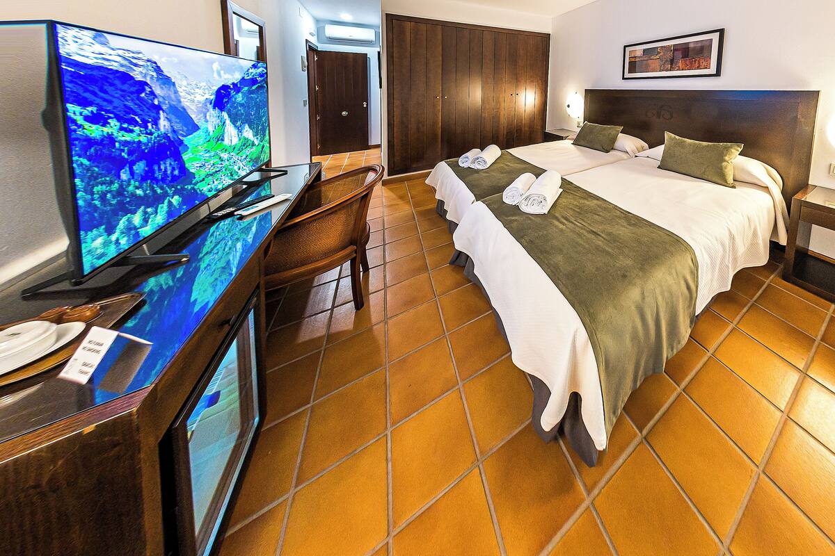Superior Room, Non Smoking | Premium bedding, down duvets, minibar, desk