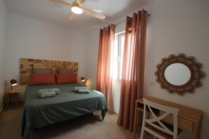 3 bedrooms, WiFi, bed sheets - Seaviews and private terrace - this newly built townhouse in Conil offers comfort in  beautiful location (Conil de la Frontera)