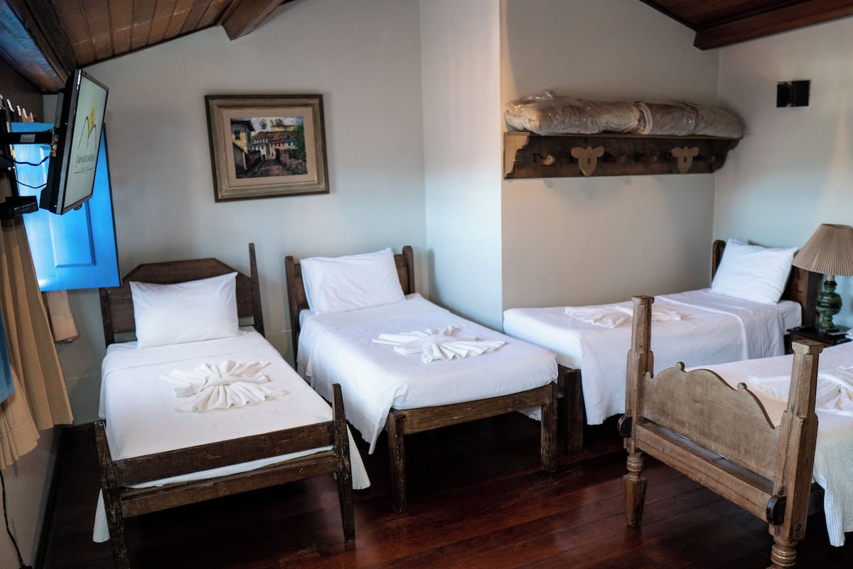 Chambre Quadruple Standard | Wi-Fi gratuit, décoration personnalisée, ameublement personnalisé