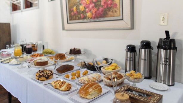 Free daily buffet breakfast - Pousada Solar da Inconfidência (Ouro Preto)