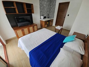Phòng đôi Deluxe, 1 giường cỡ king, quang cảnh eo biển | Két bảo mật tại phòng, truy cập Internet không dây miễn phí 