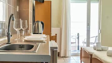 1 Schlafzimmer, Schreibtisch, WLAN, Bettwäsche