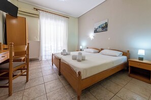 1 Schlafzimmer, Schreibtisch, WLAN, Bettwäsche