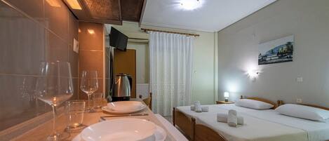 1 Schlafzimmer, Schreibtisch, WLAN, Bettwäsche