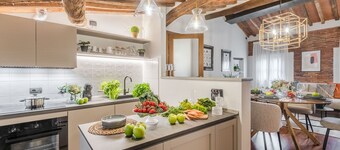 Dorina Penthouse 2 bedrooms 2 bathrooms inside the Lucca Walls