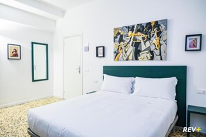 Design Double Room, City View | Individually decorated, individually furnished, desk, free WiFi