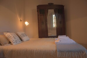 3 camere, una scrivania, Wi-Fi gratuito, lenzuola
