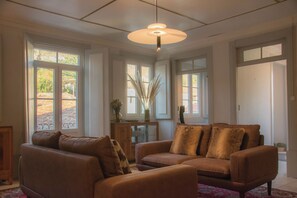 Interior - Family Home in the Riverside Douro Paddle Haven - Douro Bay House (Ribadouro)