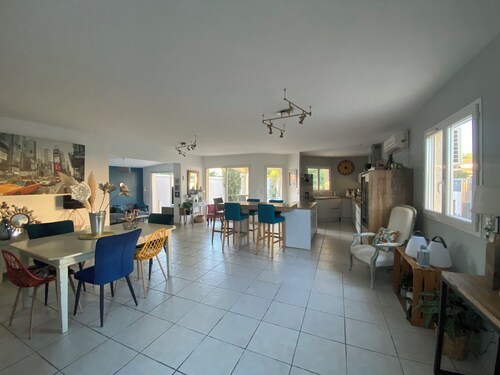Villa Clemati, 140m2, climatisation, piscine 11m /5, 4 chambres, plage à 4 km