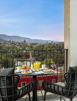 In-room dining - Pueblo Bonito Vantage San Miguel de Allende (San Miguel de Allende)