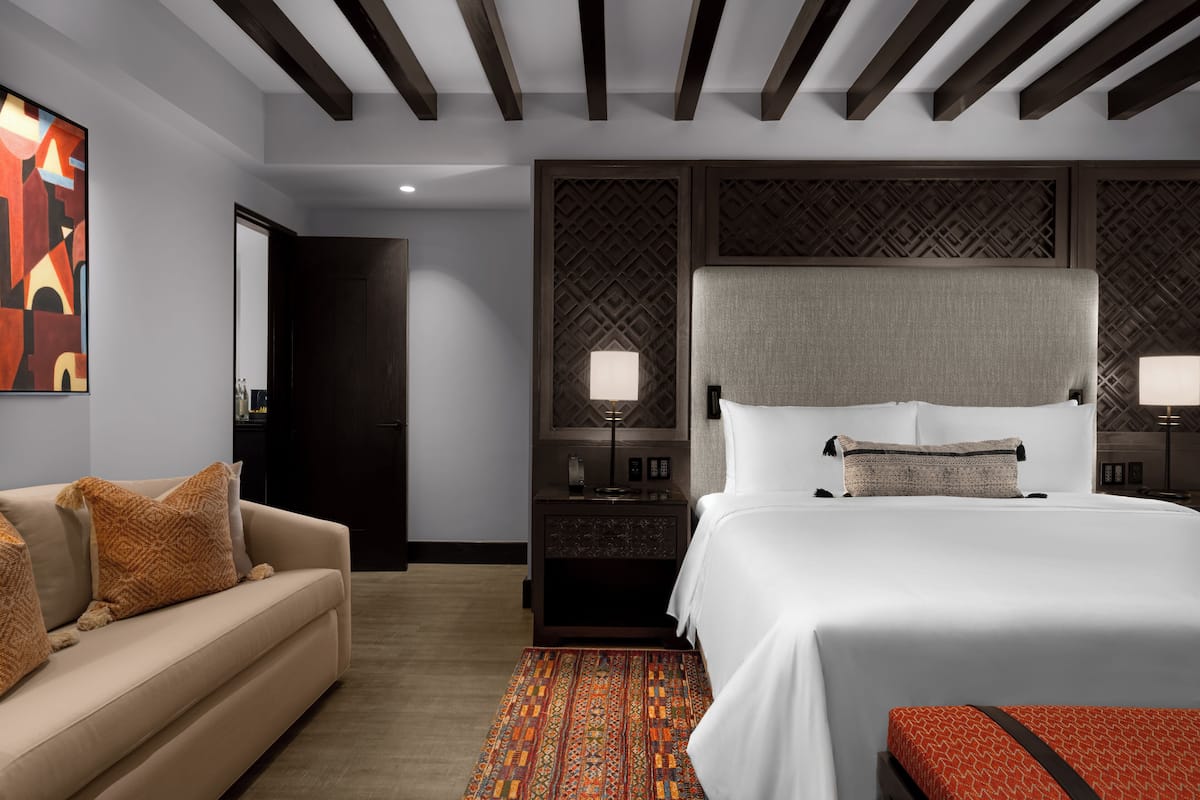 Suite (Master Parroquia) | Sengetøy av topp kvalitet, minibar og safe på rommet