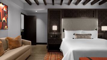 Suite (Master Parroquia) | Premium bedding, down comforters, minibar, in-room safe