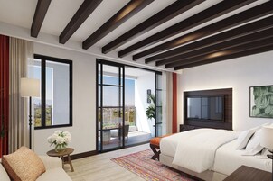 Suite (Master Parroquia) | Premium bedding, minibar, in-room safe, laptop workspace