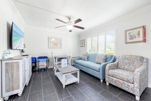 TV - One Bed/ One Bath Condo- Step From Siesta Key Beach with Pool On Property! (Siesta Key)