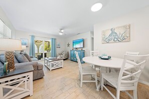 Smart TV - Beautiful Two Bedroom/ Two Bath Bianco Sands, Quick Walk to Beach! (Siesta Key)